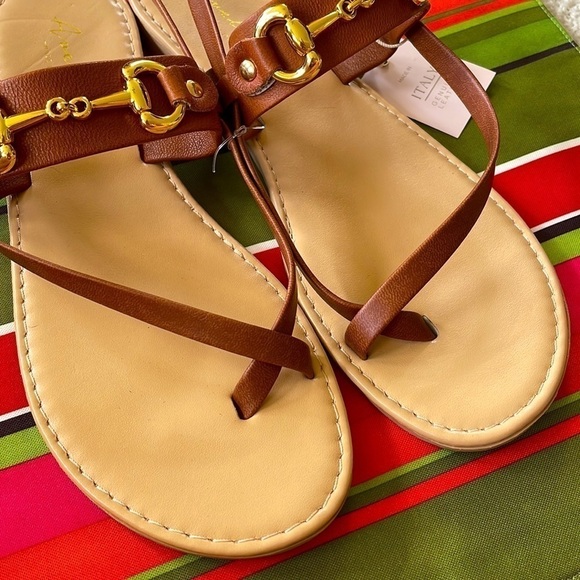 Brand New Genuine Leather Made in Italy Brown w/ Gold Tone Accent Sandals - Picture 3 of 11